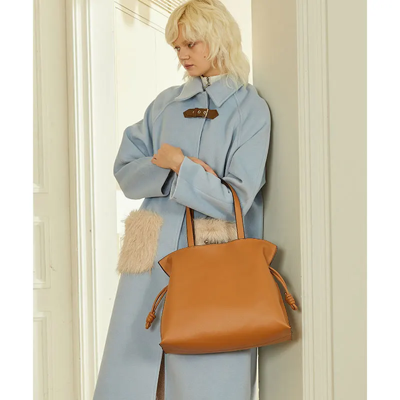 

New Korean Style Fashionable Cowhide Leather Bag, Pleated Leather Women's Bag, Simple Folding, Shoulder Bag, Drawstring Tote Bag