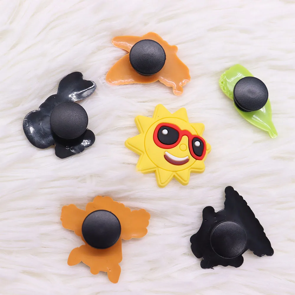 1pcs PVC Shoe Charms Buckle Rabbit Butterfly Sun Flower House Sandals Shoes Decoration Garden Shoes Button Accessories Kid Gift