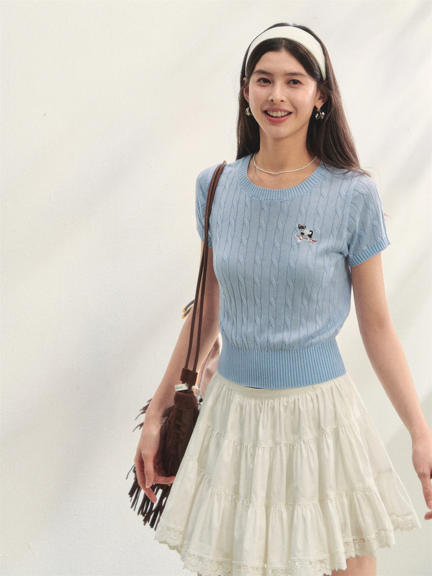 

AsGony Skateboard Little Dog Embroidered irt ort Sve Knitted T-irt Casual Sle Universal Fit Slim Creative Sum...