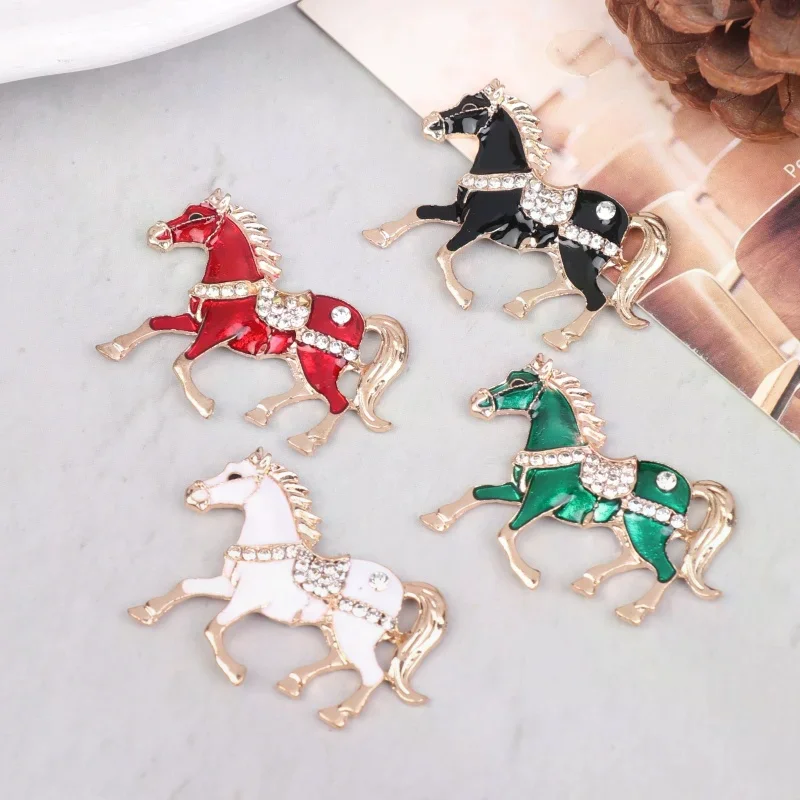 Classic Rhinestone Horse Brooches For Women Versatile Animal Lapel Pins Clothing Corsage Jewelry Accessories New Year Gifts
