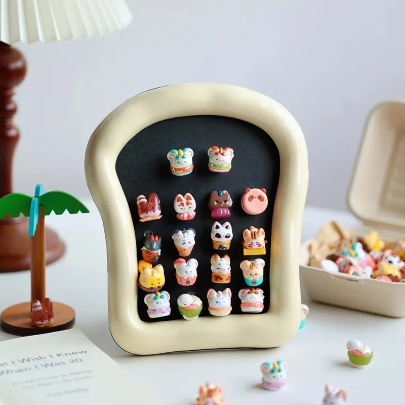 

There are beasts, mini-party dolls, blind bags, blind boxes, second bullet cute doll gifts, hand-made desktop ornaments set cute