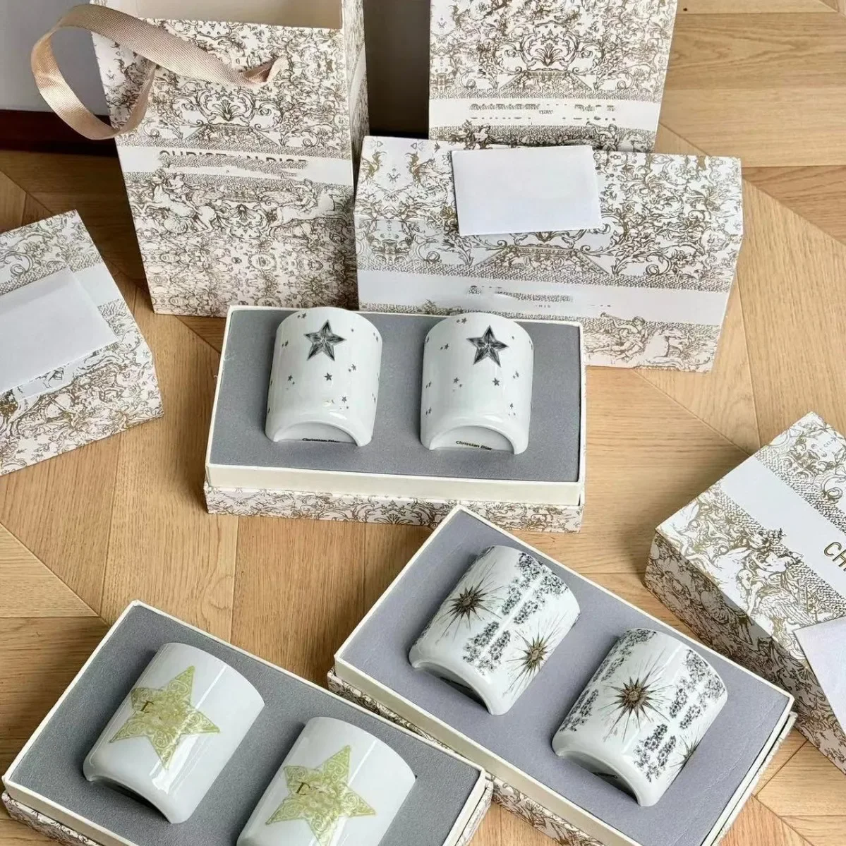 Scented candle gift box, a set of two 205g gift boxes, winter Christmas creative fragrance candle souvenir gift