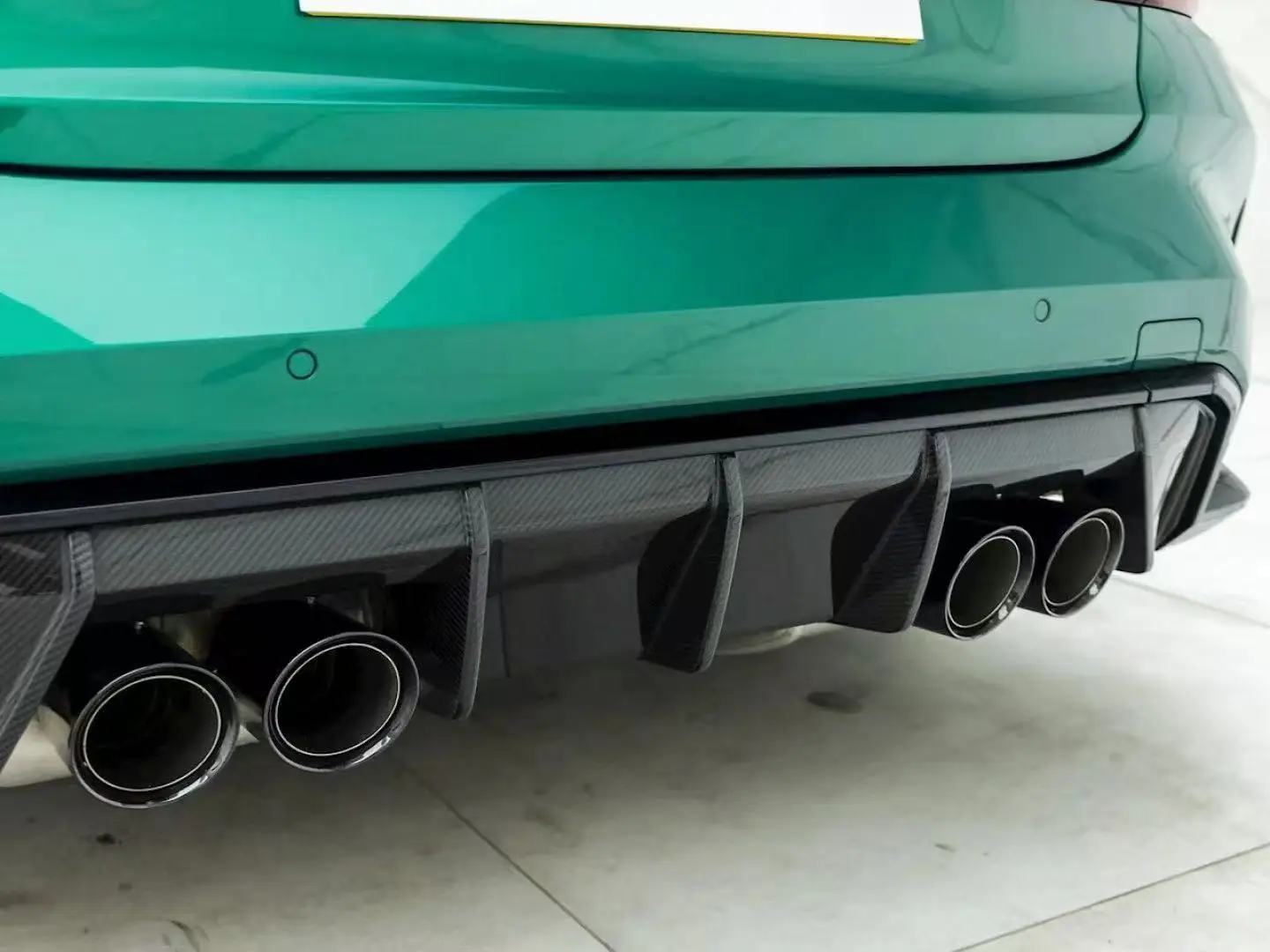 Yaochi لـ M3 M4 G80 G82 مصد شفة خلفي من الكربون الجاف مع حماية من فتحات العادم وحالة جديدة إعداد عالمي