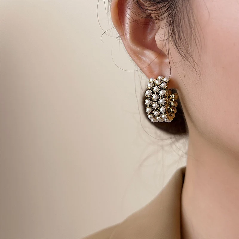 Vintage Metal Imitation Pearl Post Earrings For Women C Shape New Heavy Fashion Jewelry Timeless Accessories Holiday Gifts C1768