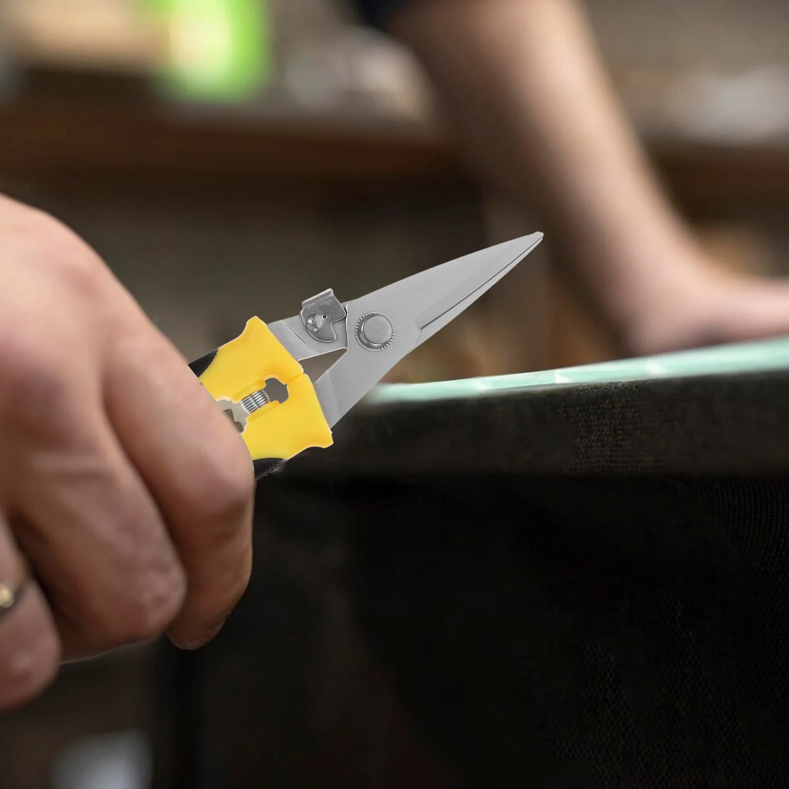 

1Pcs Iron Sheet Scissors Labor-Saving Metal Sheet Cutter High-Strength Steel Heavy Duty Safety Lock Anti-Skid Handle