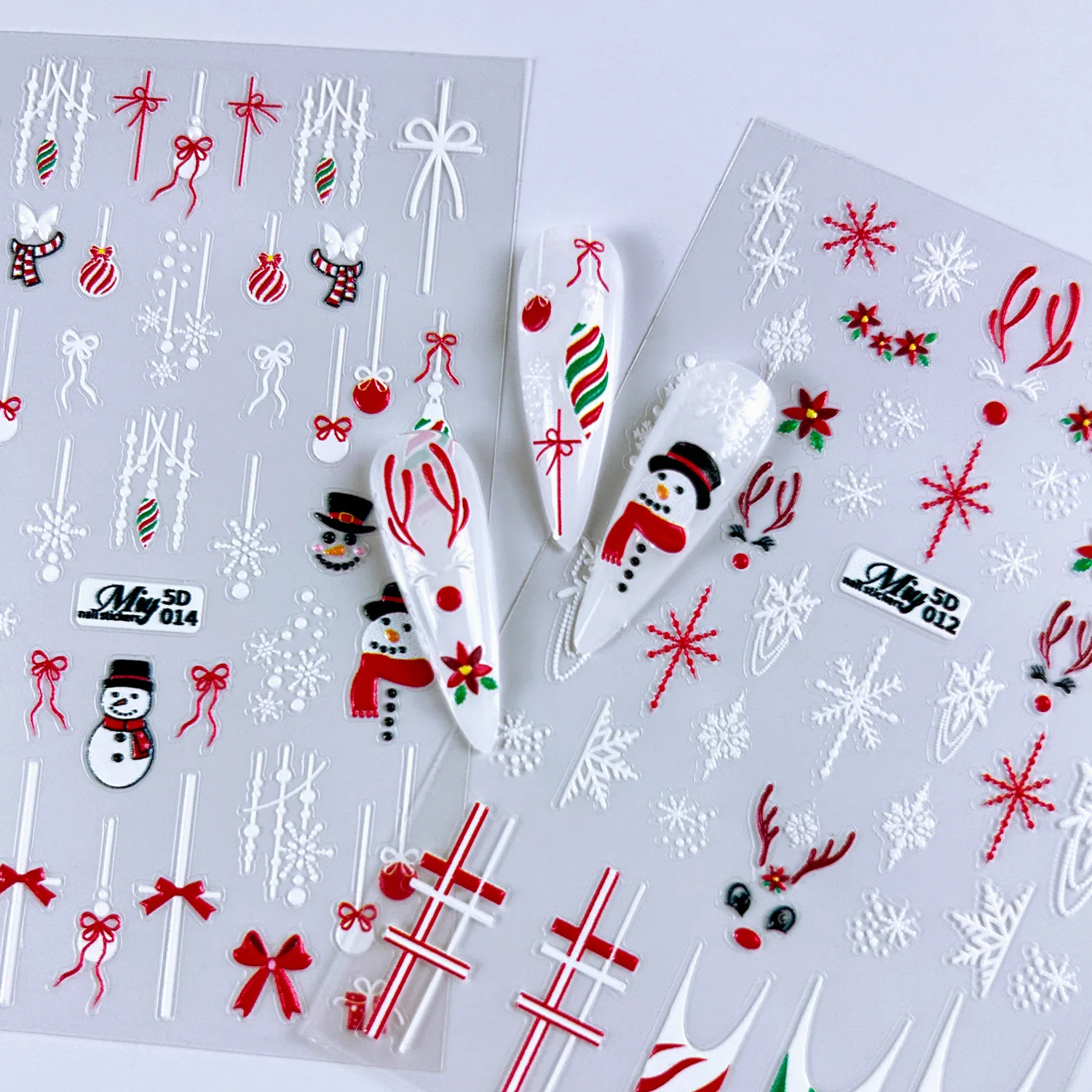 4 stks 5D Relief Kerst Nagelstickers Cartoon Snoep Hart Elanden Sneeuwpop Nagelsticker voor Feestelijke DIY Decal Nail Art Decoraties