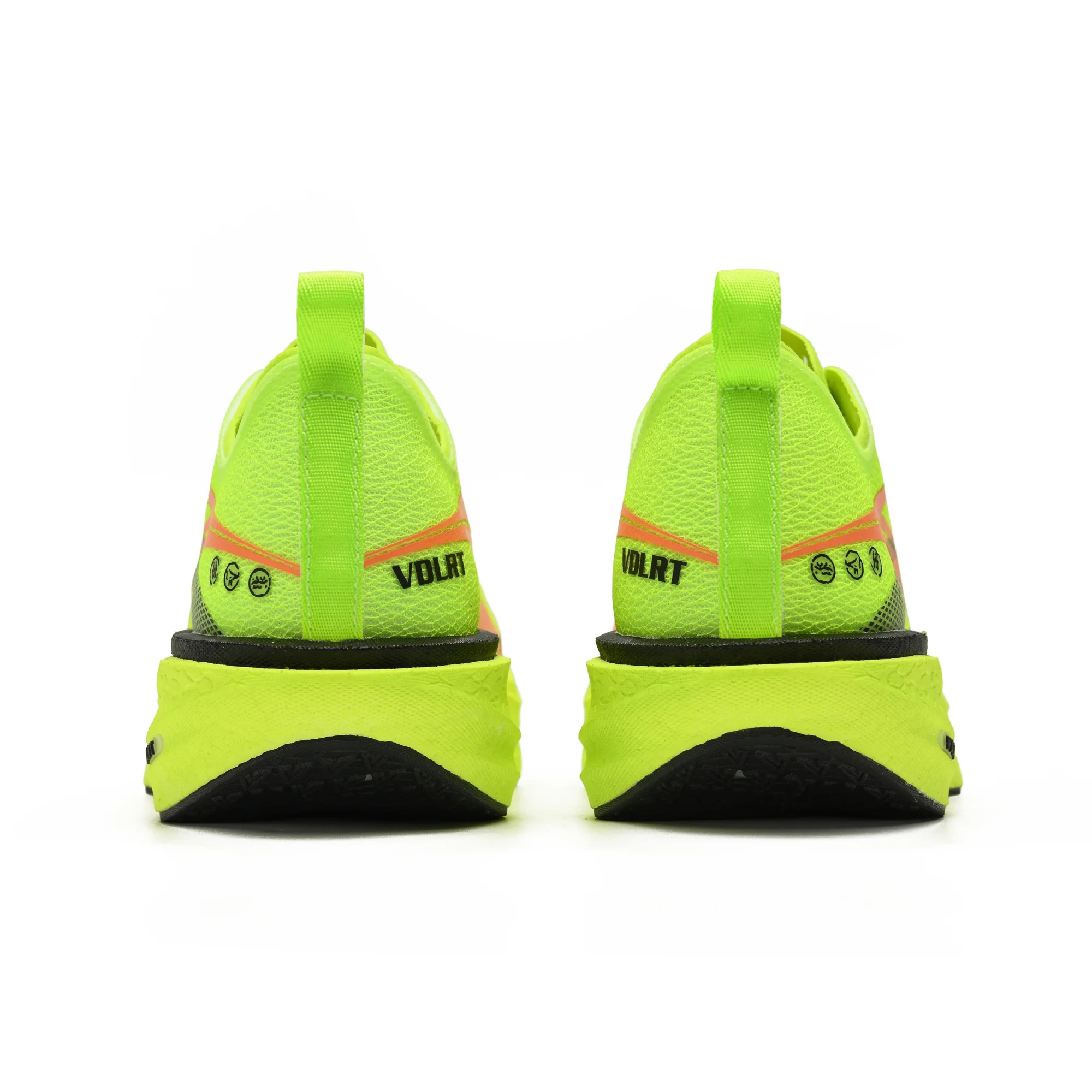New Breathable and comfortable outdoor sports shoes trainers men's spring and autumn fashion casual rivets plate shoes
