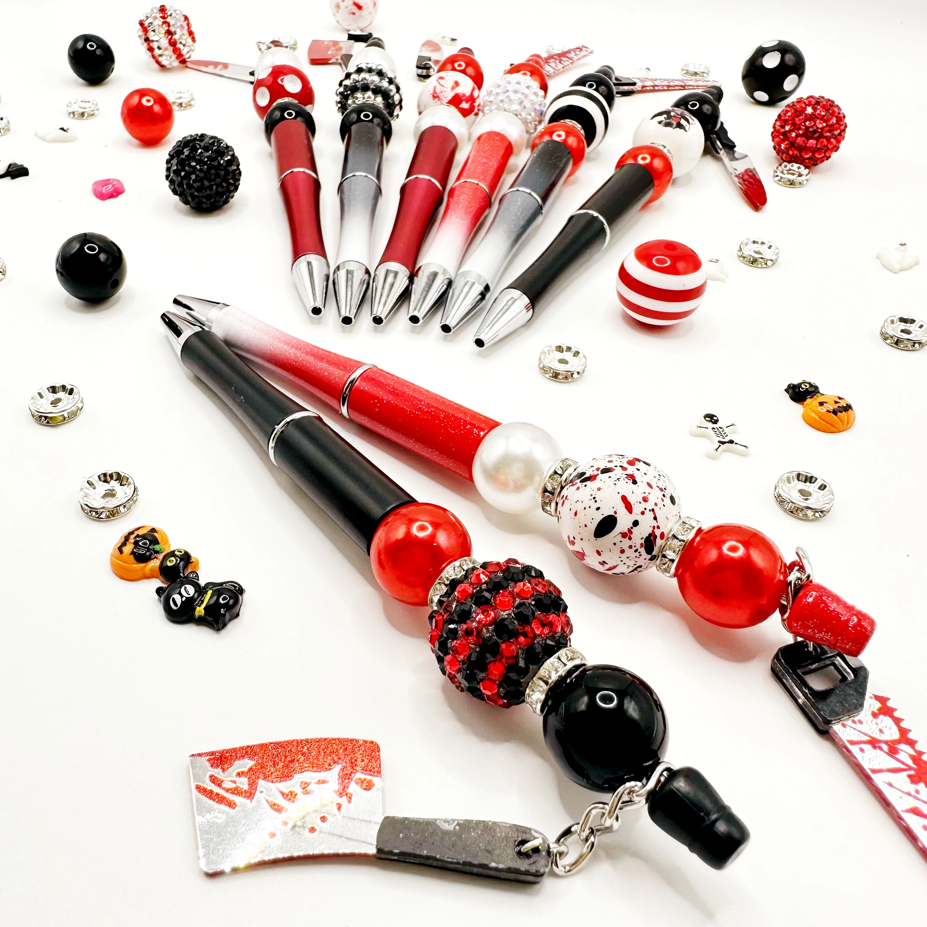 8 قطعة رذاذ الدم الأحمر الأسود الرعب الدم هالوين لتقوم بها بنفسك حبة قلم حبر جاف وخرز أكريليك ومعلقات سكين المطبخ الأحمر