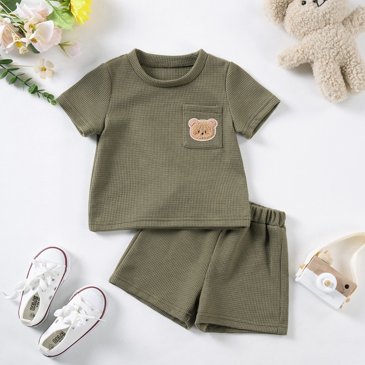 Army Green Summer Comfort Breathable Short-sleeved Shorts Casual Sports Set With Cute Little Bear Girls Boys Cloothes Sets