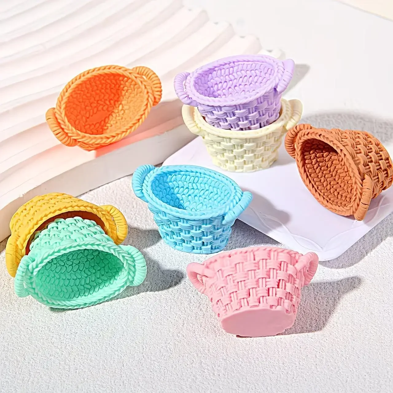 6pcs Random Mini Basket Decor Set – Resin Model House, Window Display, Home Art Additions