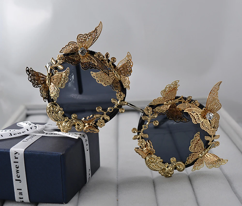 

Baroque Style Retro Women Sunglasses Metal Butterfly Studded Diamond Glasses Party Performance Sunglasses Handmade Production