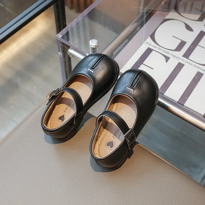 2026 New Children School Leather Shoes for Girls Shoes Kids Soft Bottom Anti-skid Outside Walking Shoes Split Toe Prom Party