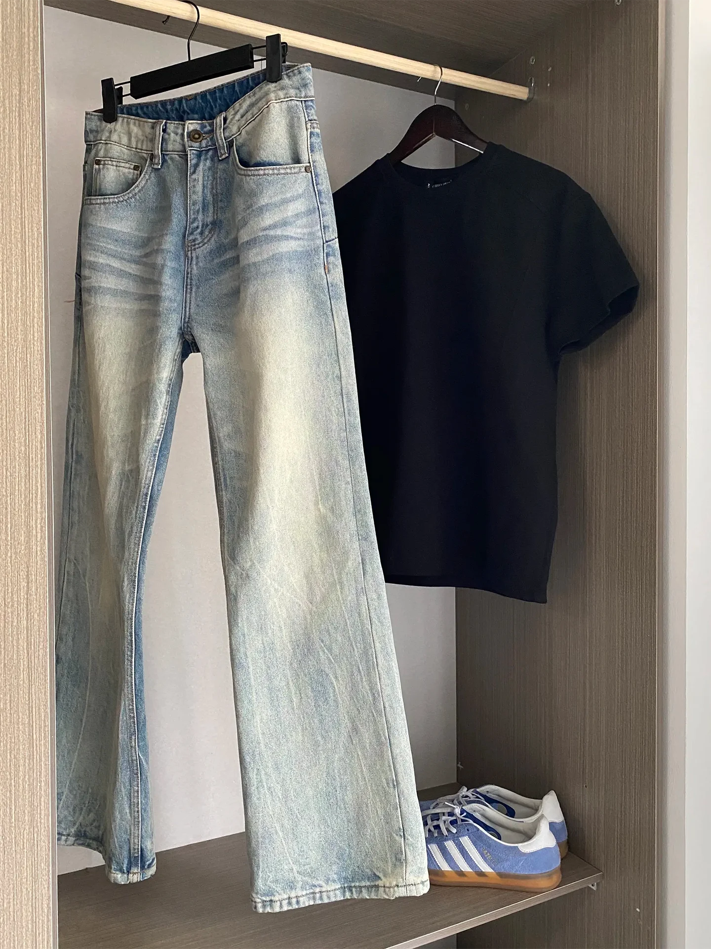 Light Blue Men's Straight Leg Jeans Micro Flared Denim Pants Thunderbolt Pattern CleanFit American High Street Casual Trousers