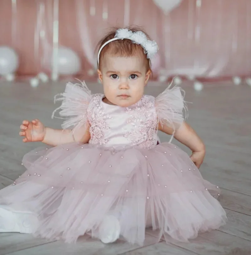 

Blush Pink Flower Girl Dresses For Wedding Pearls Appliques Feather Tulle Cute Baby Birthday Party Photo Shoot Gown Customized
