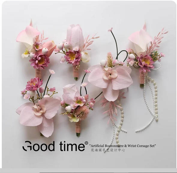 

Wedding corsage, hand flower, glass flower, artificial flower, bride and groom, parents, groomsman, bridesmaid, wedding photogra