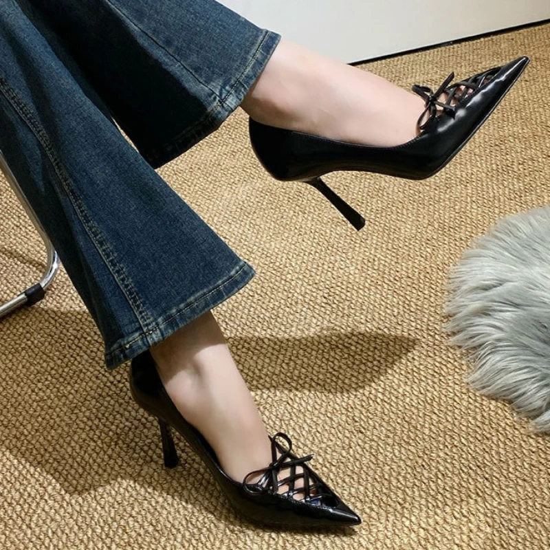 

Sexy Cross Straps Pointed Toe High Heels Women Black Hollow Shallow Designer Shoes Brand Office Pumps Fashion Banquet Party Shoe