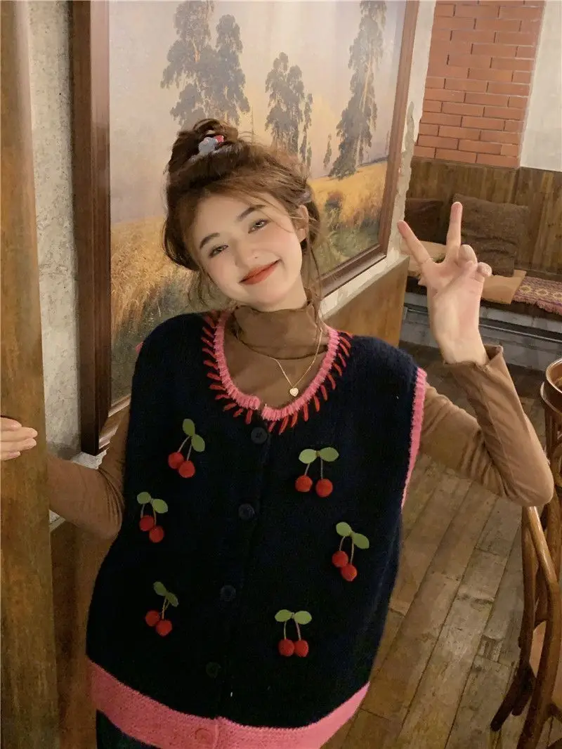 

Gagarich 3D Cherry Sweet Heavy Industry Knitted Cardigan Women 2025 Spring New Collection Stacked Short Tank Top