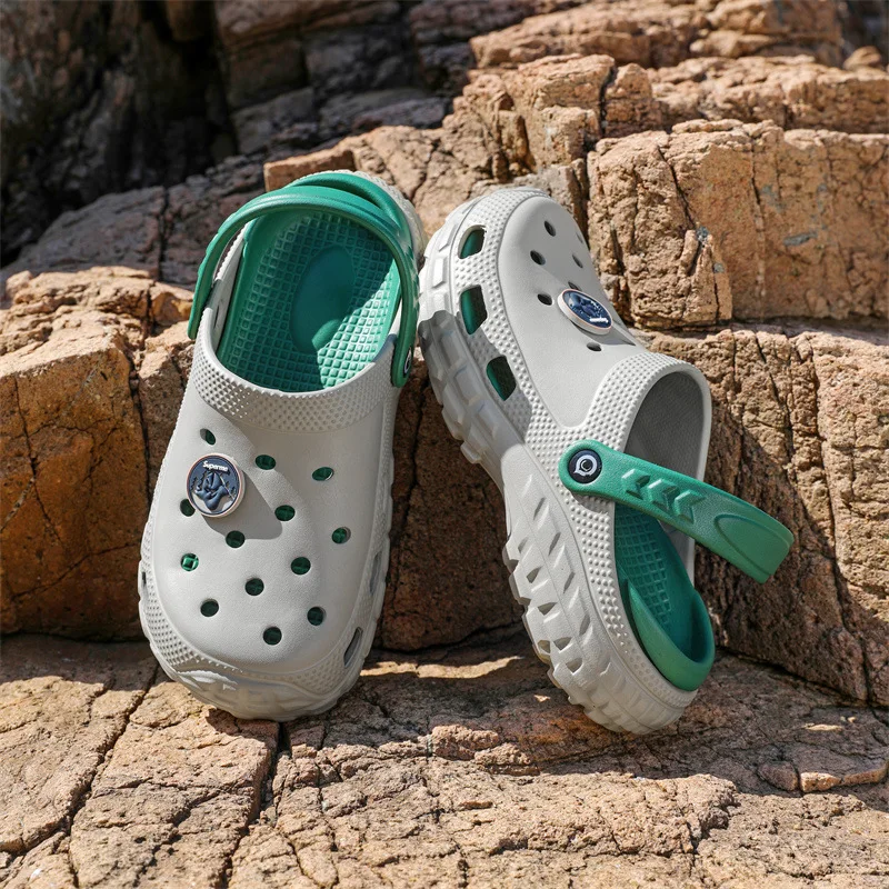 

2025 New Thick Sole Breathable Clogs for Men Fashion Lightweight Slip Resistant EVA Beach Casual Shoes