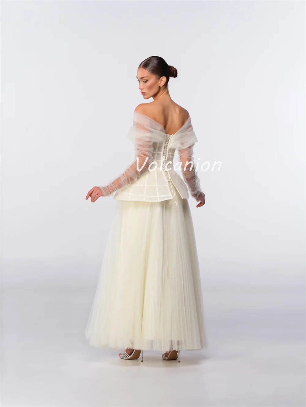 ที่กําหนดเองสไตล์โมเดิร์นประณีต Tulle Criss-Cross Sash Draped Ball Gown Off-the-ไหล่ชุดยาว Bespoke โอกาสชุด