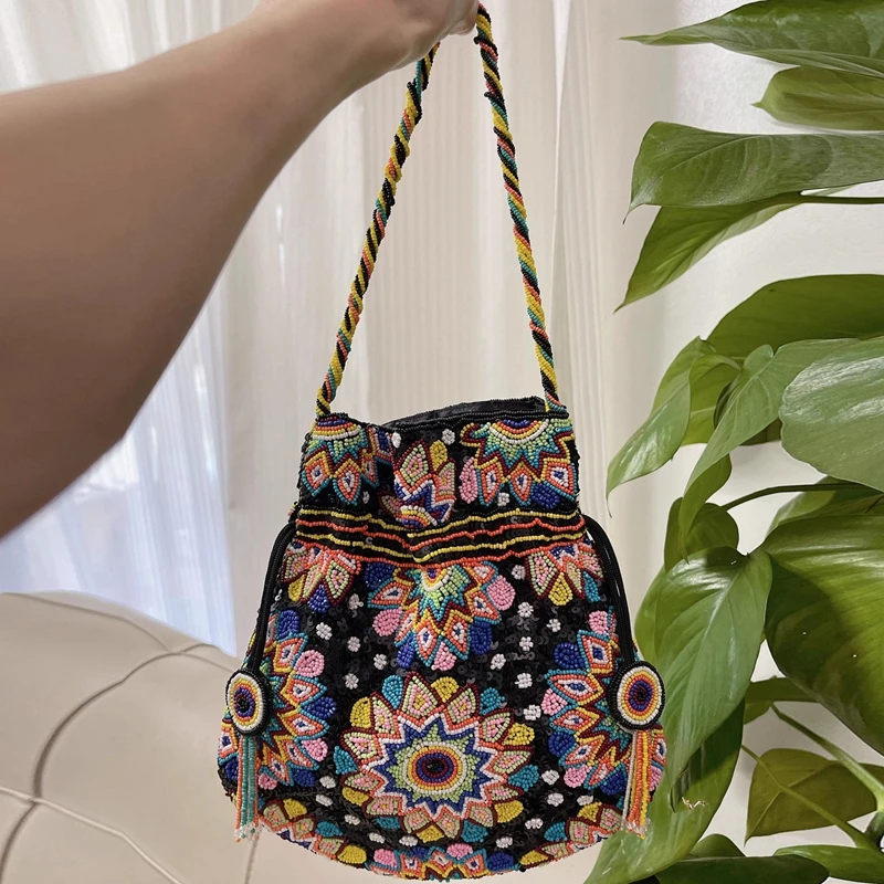 DOYUTIG-Handmade Bead Sequin Scallop Hand-Held Drawstring Pouch, Embroidered Tassel, Shoulder Bag, Beach Vacation Tote, N017