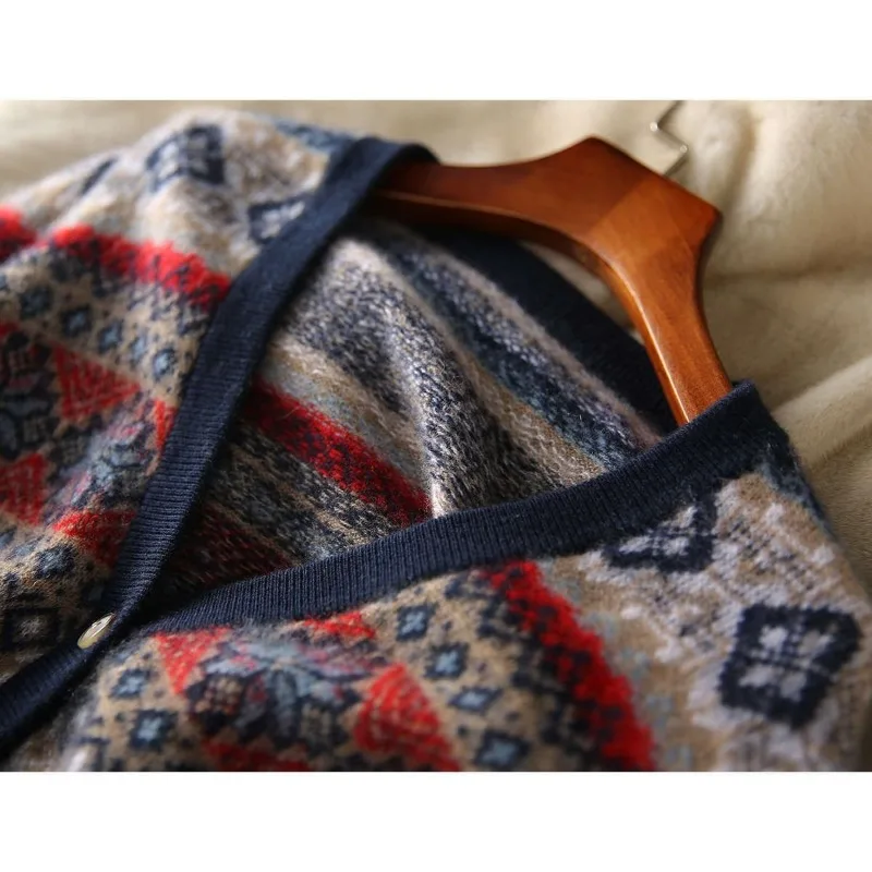 루즈 코트 여성용 2025년 신상 가을 겨울 니트 가디건 우아하고 다재다능한 스웨터 소형 아우터웨어