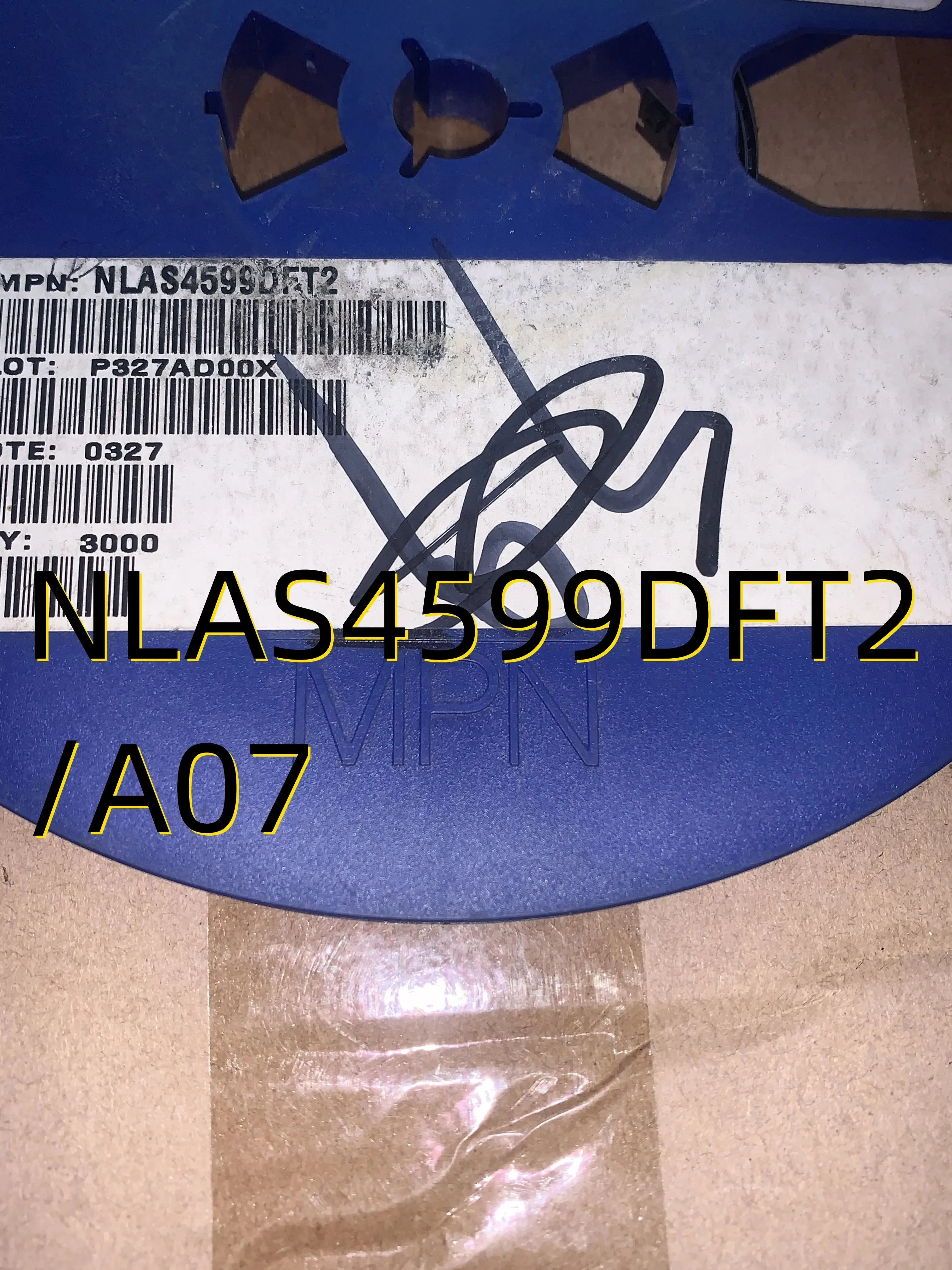 10 Stück NLAS4599DFT2 /A07