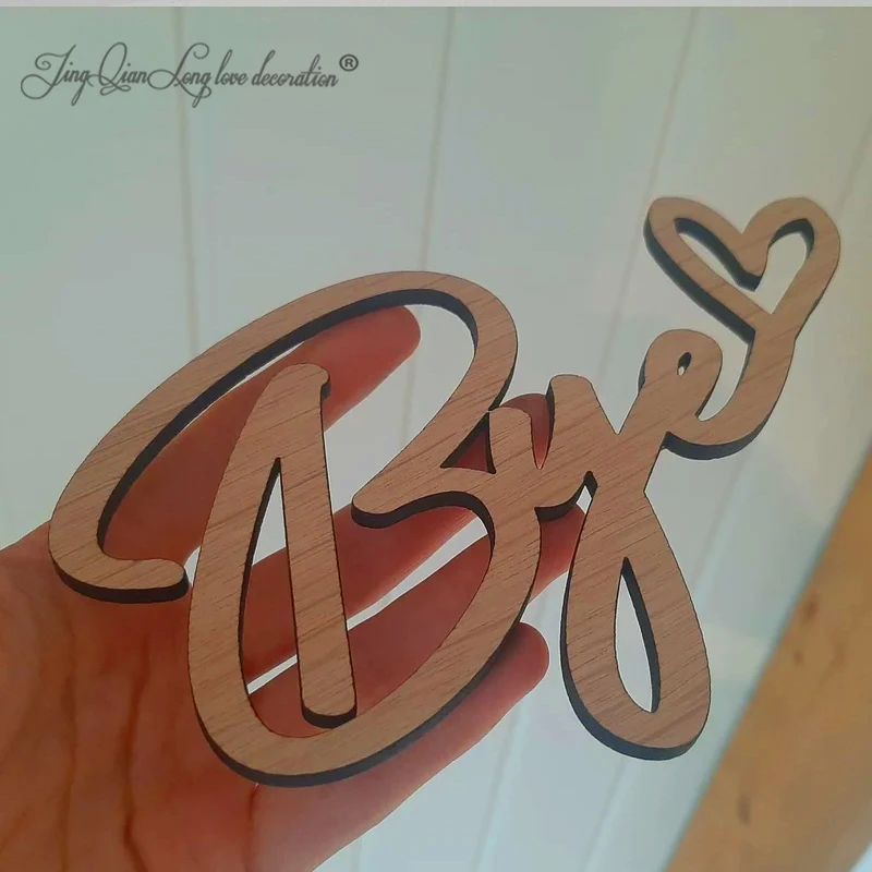 ป้ายไม้สลักข้อความ 'รักนะ ลาก่อน' สำหรับติดเหนือประตูทางเข้า ทำจากไม้ธรรมชาติ