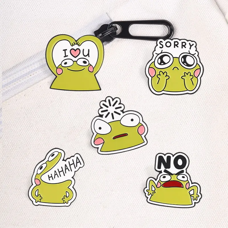 Lustiger Cartoon-Frosch-Emoji-Emaille-Pin: Süßer Frosch „Ich liebe dich“ Herz-Gesten-Brosche für Taschen und Revers – Schmuckgeschenk für Freunde – Detail 3