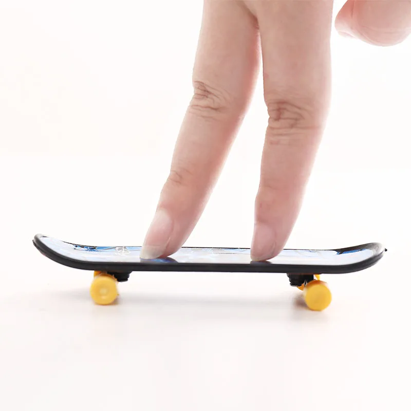 Creative Mini Vinger Skateboard Kinderen Vingertop Sport Vinger Skate Scooter Plastic Vinger Skateboard Voor Kinderen Gift