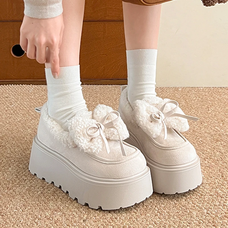 القوس الفراء أحذية خفيفة بدون كعب النساء الشقق منصة أحذية قطنية دافئة حذاء رياضي غير رسمي 2025 الشتاء الاتجاه قصيرة أفخم المشي Zapatos