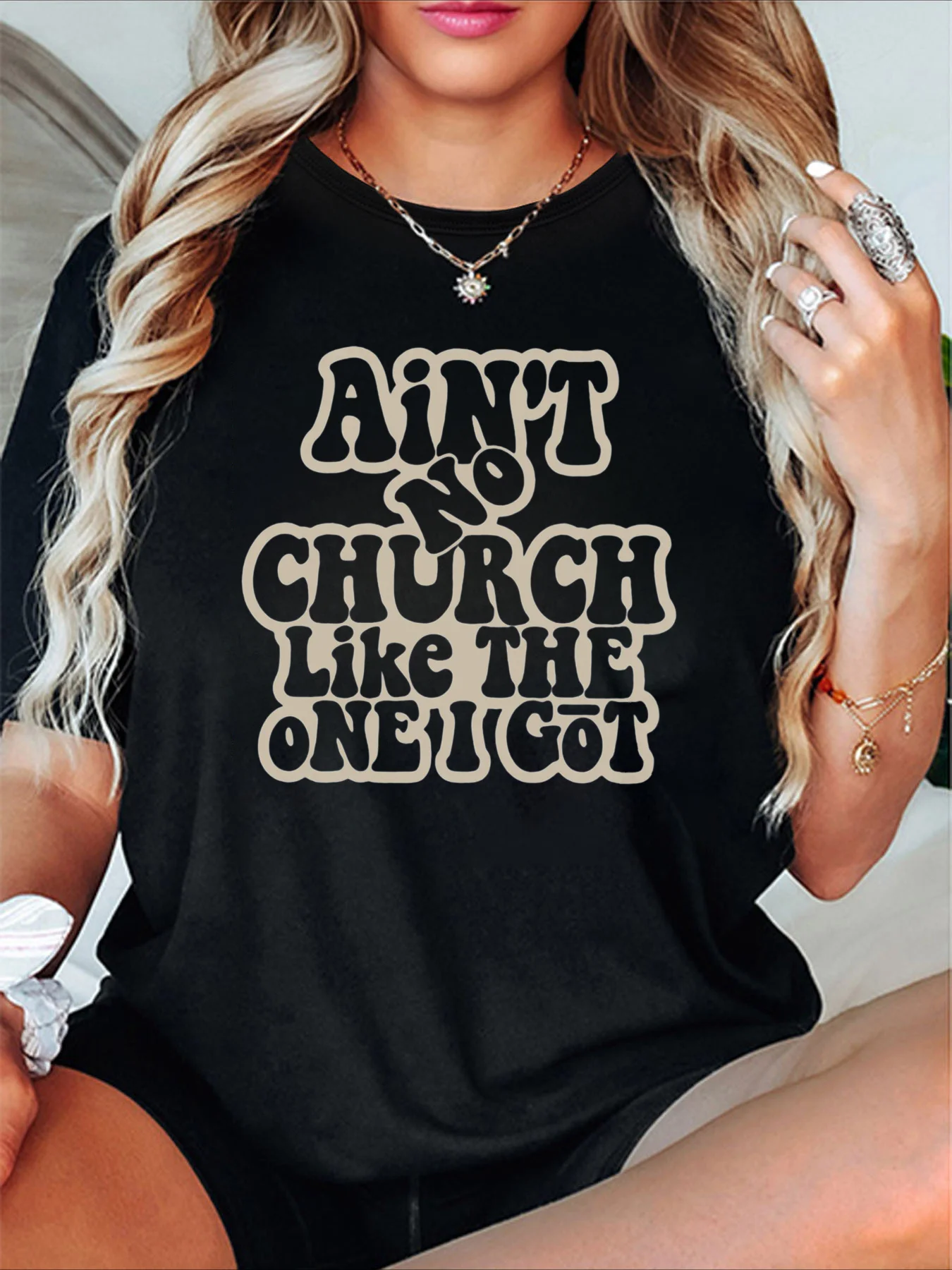 

Женская вдохновляющая христианская футболка — футболка «Ain't No Church Like The One I Got» на базе веры — мягкий церковный наряд с круглым вырезом
