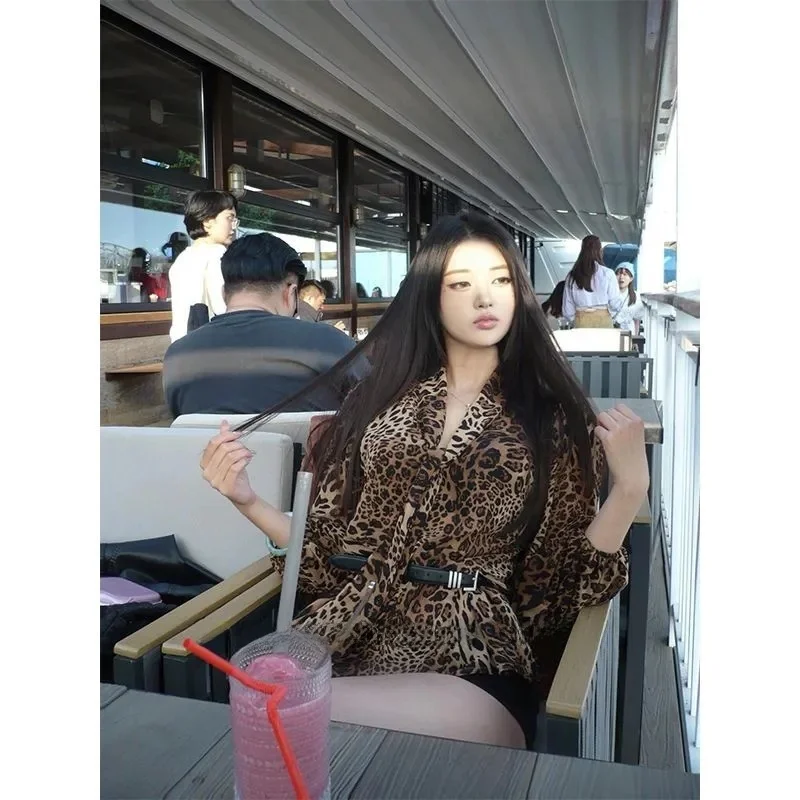 

Женский премиальный топ свободного кроя с леопардовым принтом, длинный рукав, с поясом, в корейском стиле, для повседневной носки, защита от солнца