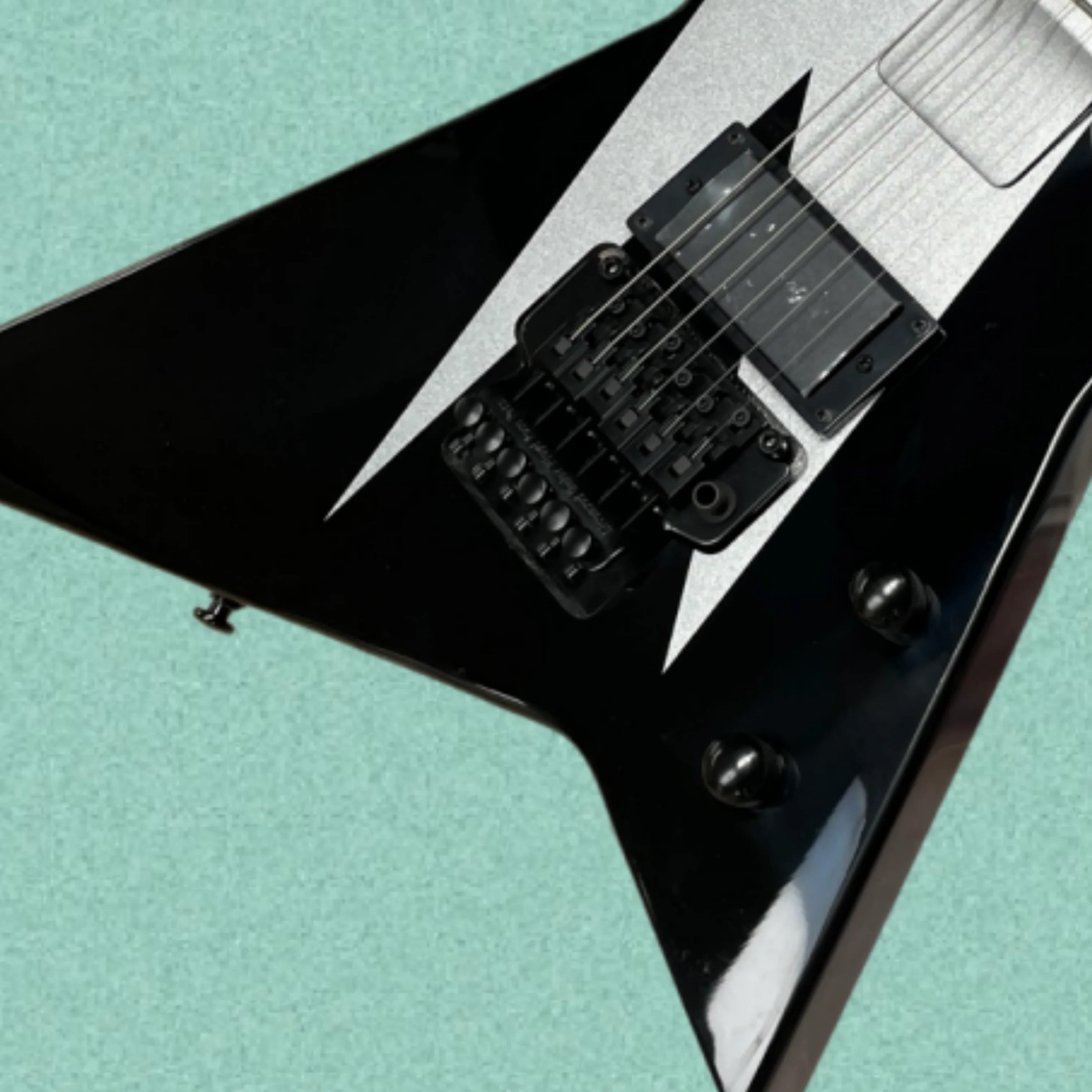6-string electric guitar with irregular mahogany body and tremolo system guitars,ideal metal rock stage performances guitarra
