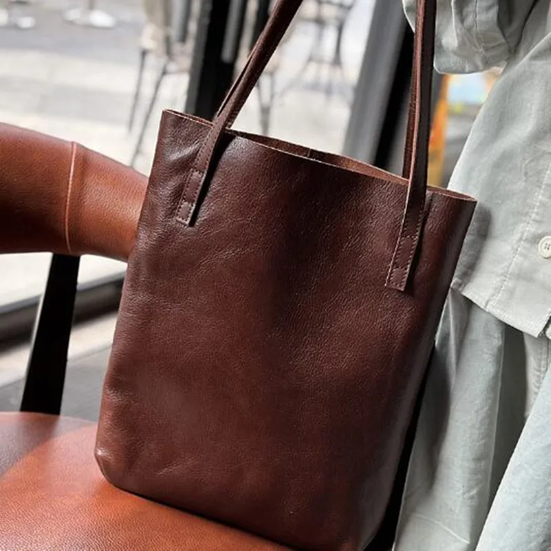 2024 new fashion shopping bag leisure leather Tote baotou layer cowhide single shoulder bucket bag