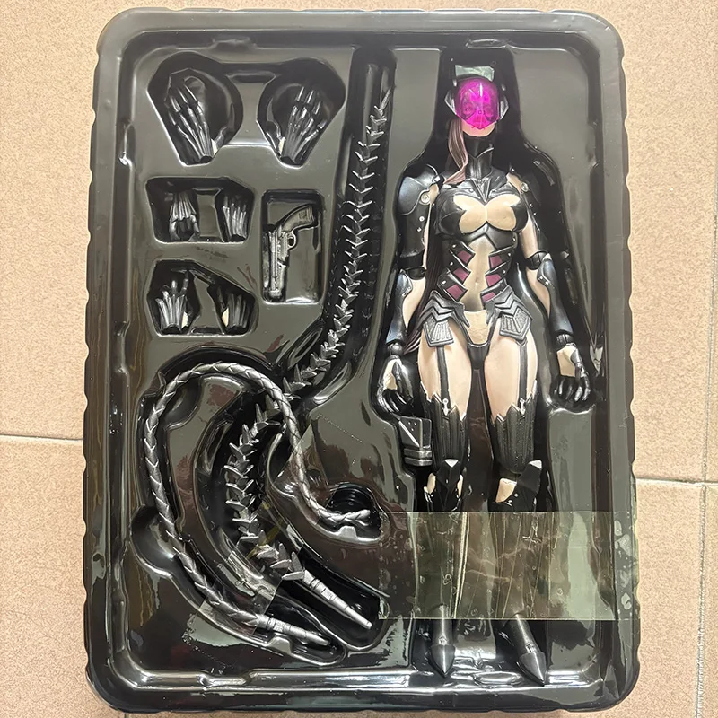 

PLAY ARTS Cat Woman Action Figure Selina By Tetsuya Nomura The Dark Knight Rises Kyle Model Toy Gift Room Decoration Gift 26CM