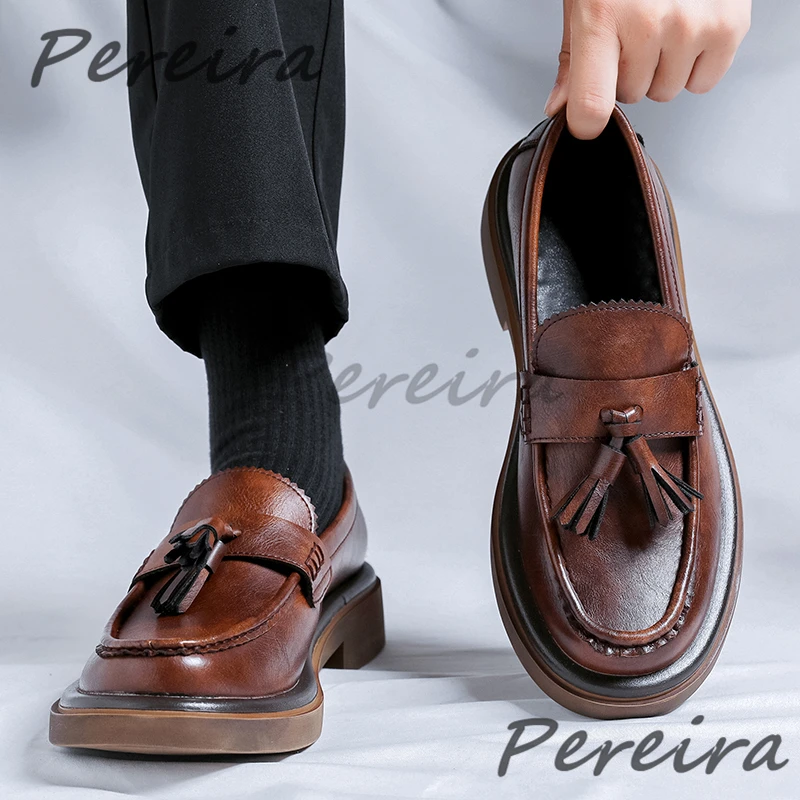

Ретро повседневные лоферы с кисточками и круглым носком на толстой подошве, весна-лето, новая мода, черные, коричневые, мужские повседневные деловые туфли из мягкой кожи