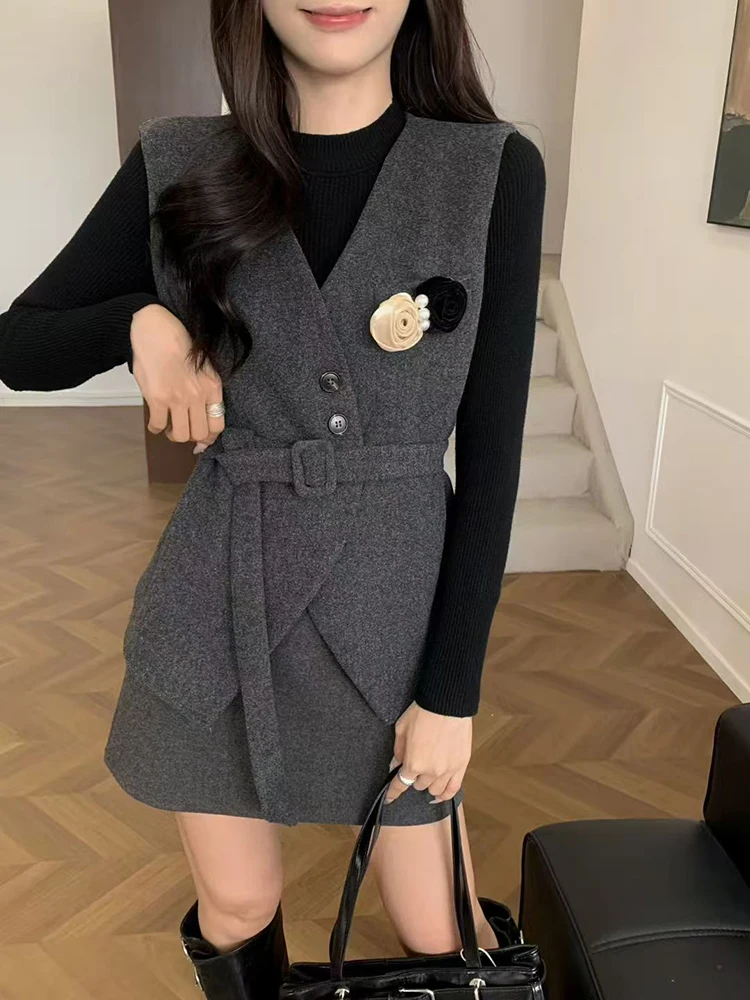 

Autumn New Korean Women's Woolen Vest Sweet Flower Pin Sleeveless Fashion Temperament Versatile Single Breasted Vest Top C346