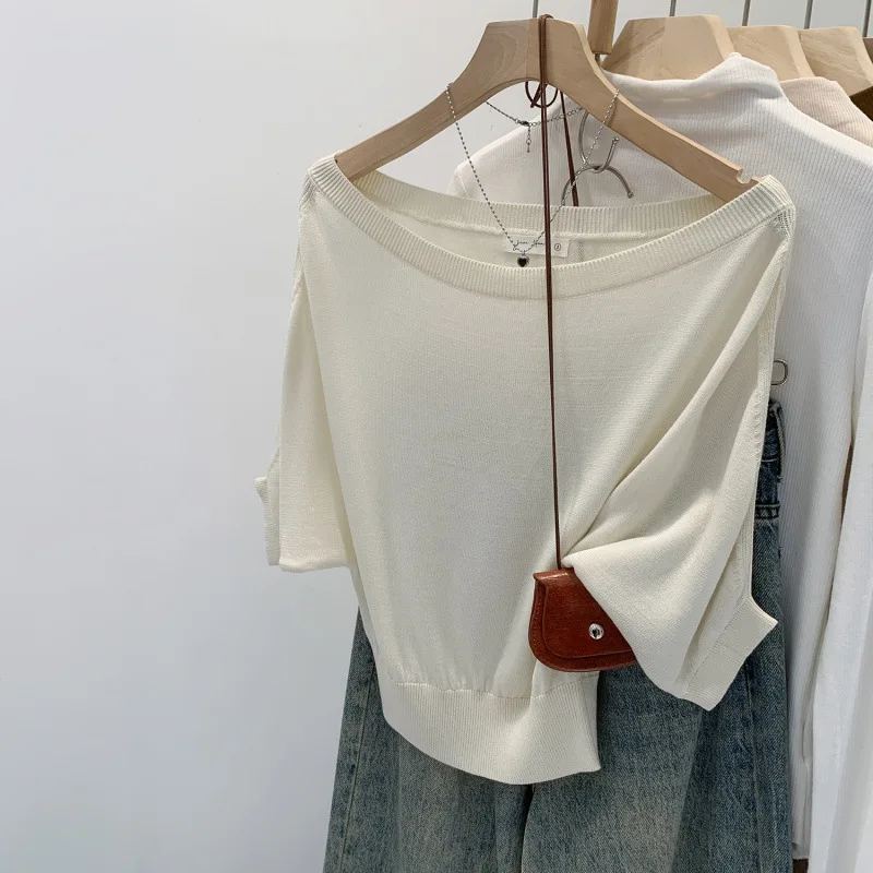 2026 Summer New French Style Oblique Shoulder Short Sleeve Knit Tops Elegant High Grade Soft Texture Casual Ladies Blouse