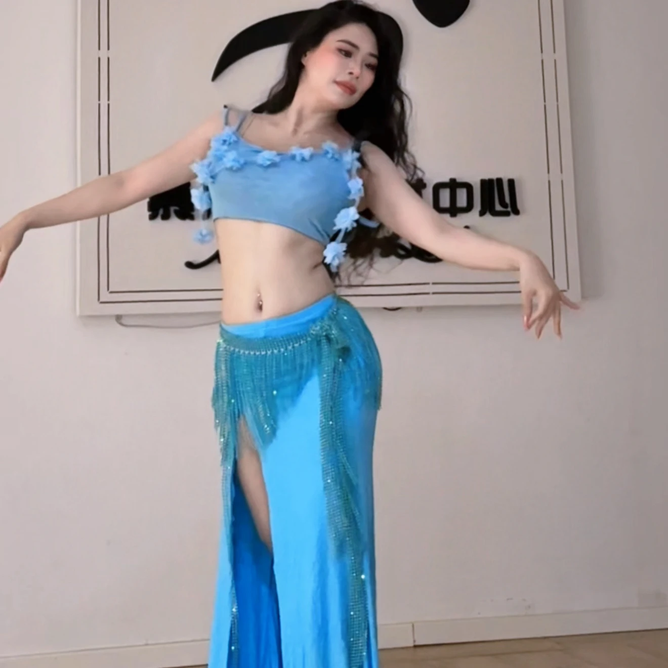 Vêtements d'entraînement de danse du ventre, haut à bretelles Sexy + jupe en queue de poisson, Costume de spectacle sur scène pour femme adulte, Costume de danse orientale, 2025