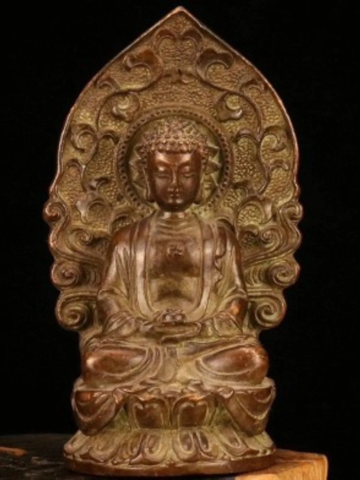 

Retro alloy bronze Buddha sitting Buddha backlight Tathagata Buddha home decoration living room crafts ornaments