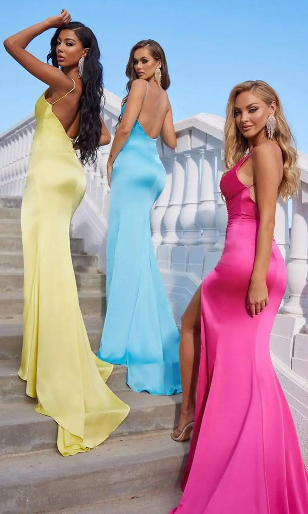 Satin Spaghetti Straps Bridesmaid Dresses V-neck Sleeveless Backless High Split Wedding Party Dress Ruched Pleats Evening Gowns