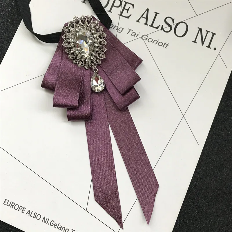 Kobiety luksusowa niebieska wstążka muszka broszka z kokardą kołnierz szpilki męskie broszki bluzka damskie eleganckie akcesoria biżuteria diamentowa motyl — zdjęcie 3