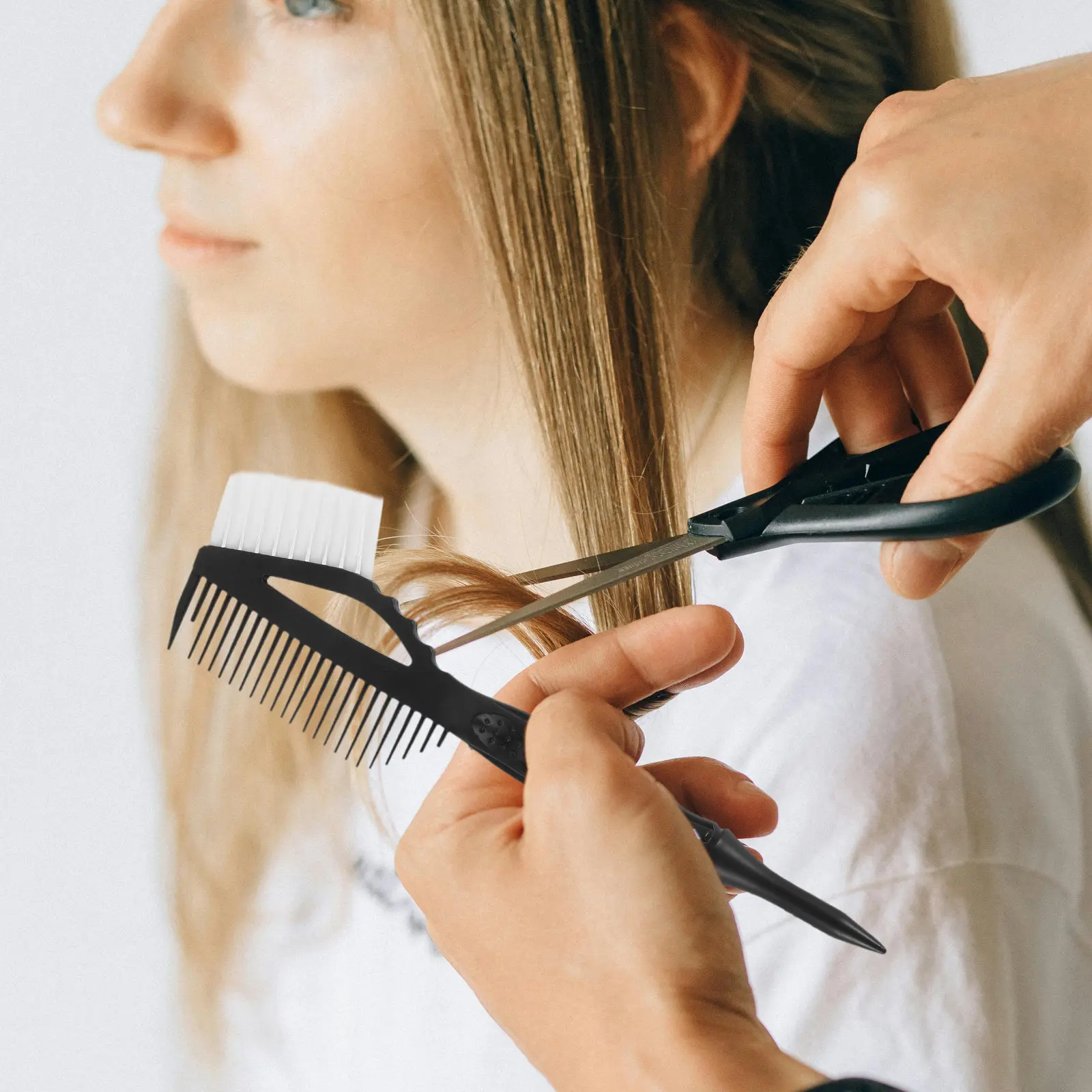 

2Pcs Hair Dye Brush Plastic Salon Coloring Tools Reusable Flexible Hairdressing Brushes for Home Professional Hair Coloring