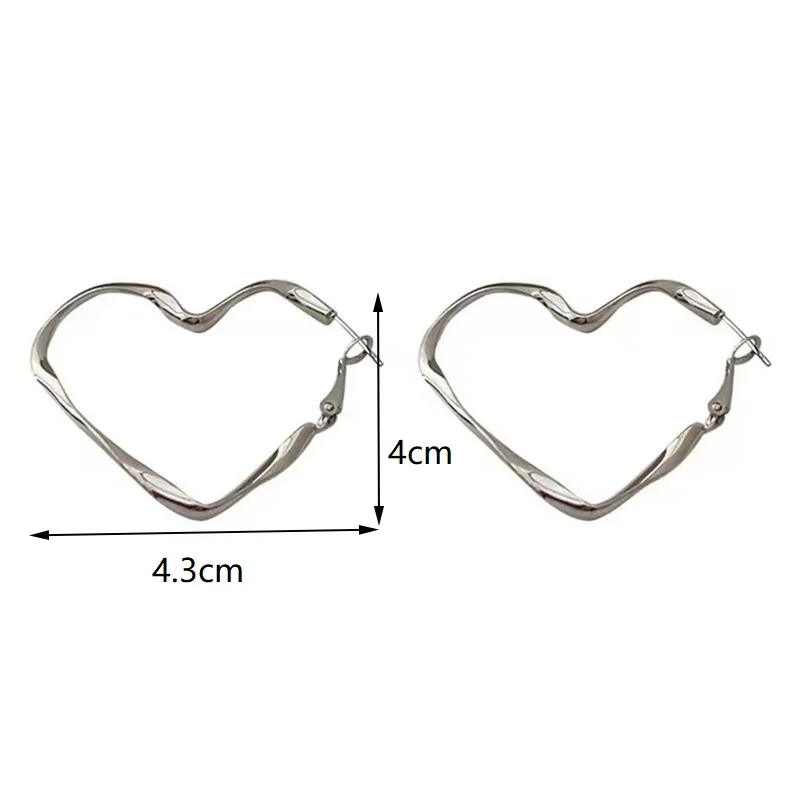 Trendy 1Pair Lovely Women Fashion Personality Exaggerated Hollow Heart Design Earring Cuff For Girl Birthday Jewelry Gift image 2