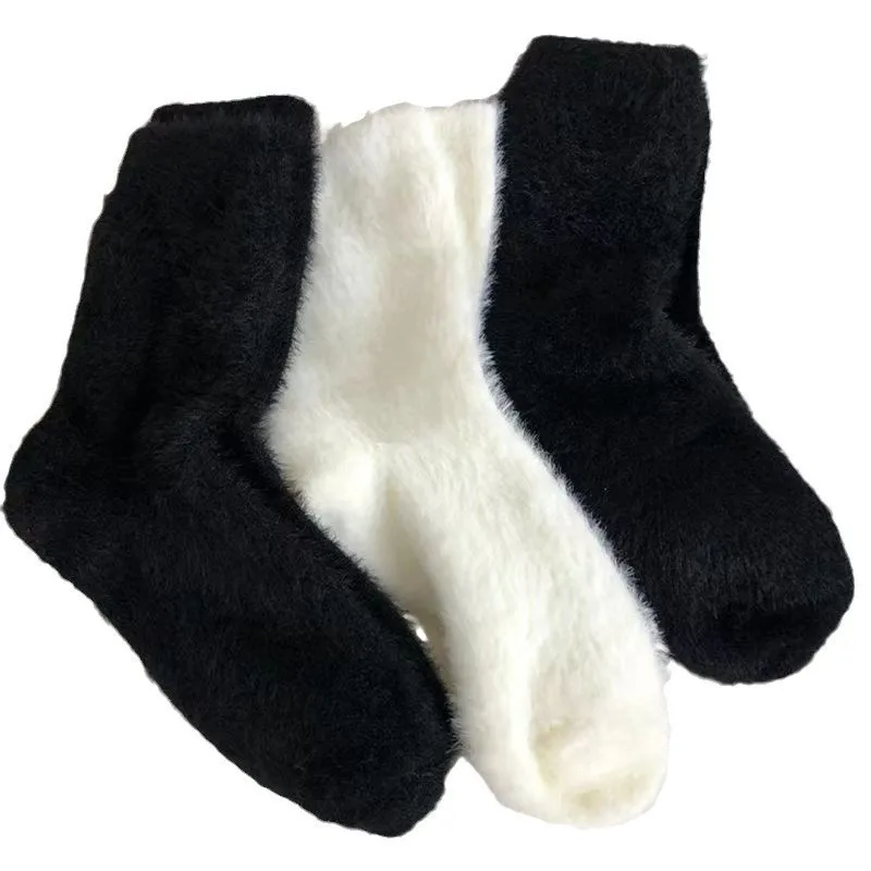 

5 Pairs Black White Mink Fleece socks women mid-calf Winter Thickened Warm Floor Postpartum Sleep Fluffy Sports Ankle Crew 7W260