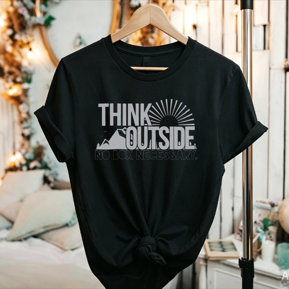 Camiseta Gráfica Think Outside - Outdoor Adventure Quotes Short avaliação e preço