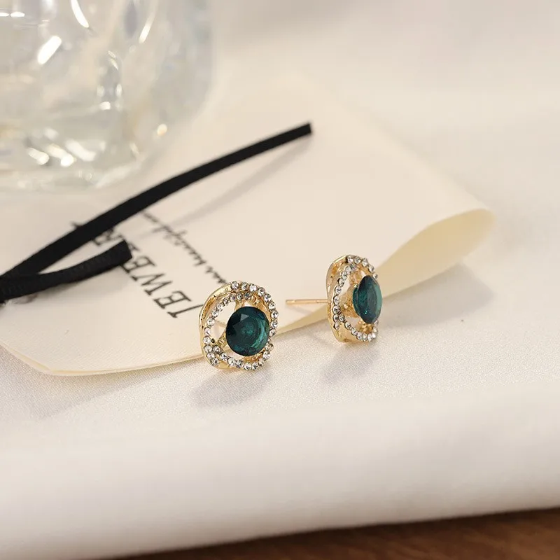 Hollow Twist Metal Inlay Green Rhinestones Stud Earrings for Women Girls Small Fashion Crystal Jewelry Golden Accessories Gift