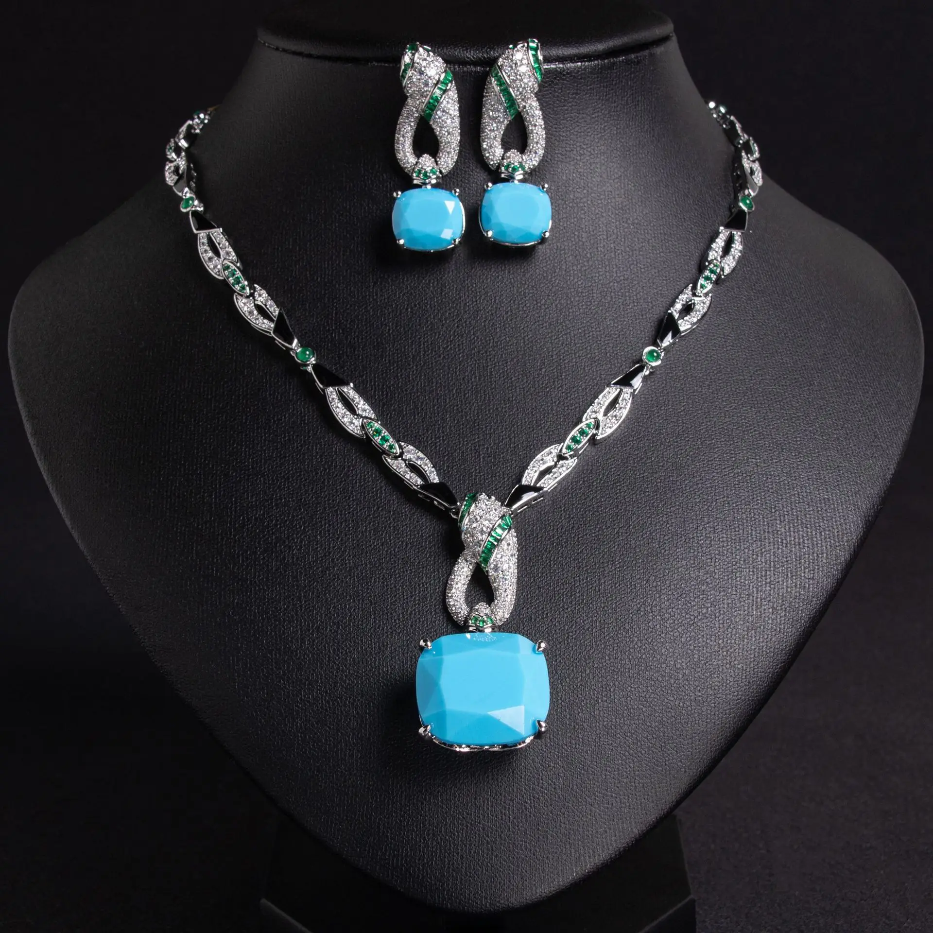 

Women Full Zircon Stylish Geometric Design Necklace Earrings Jewelry Set