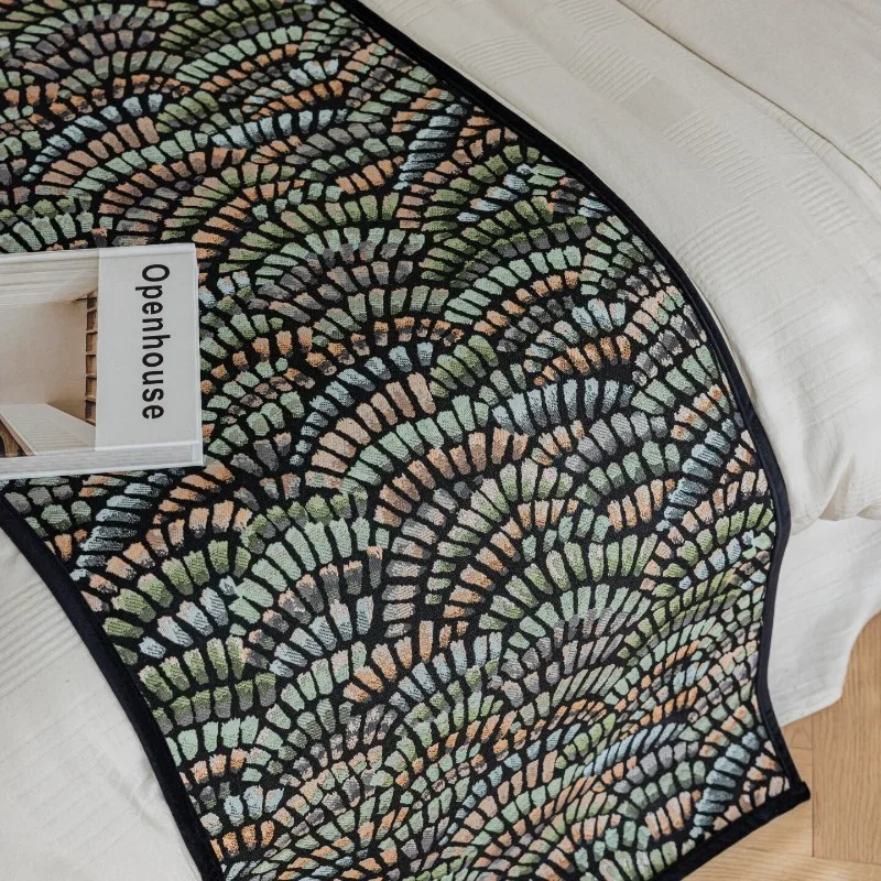 High-End Vintage Green Forest Jacquard Bed Scarf Modern Retro Luxury Bed Runner High Quality Texture Bedend Towel Pillowcase
