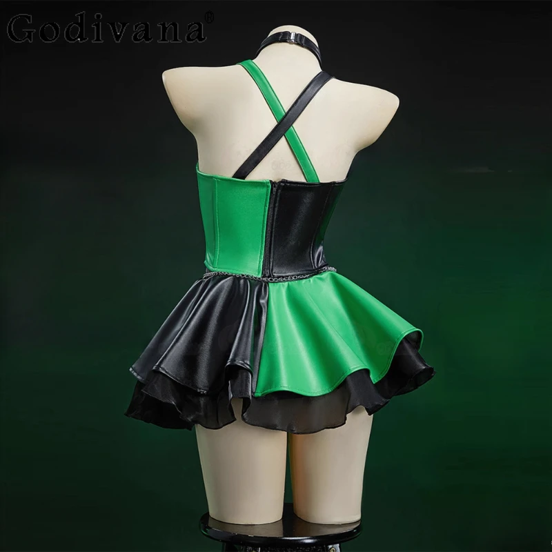 トップスとスカートのセット、チョーカーとウエストチェーン付き、ハロウィン、女性用ゴシック、黒と緑の衣装、女性用カラーブロックコルセットスカートスーツ